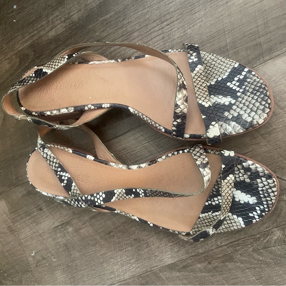 Madewell Black and Cream Snakeskin Sandals